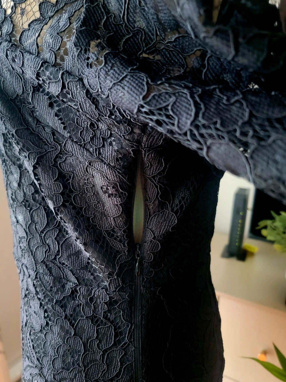 EXPRESS Black Lace Open Back Bell Sleeve Cocktail Dress - Size 8 - Picture 4 of 7